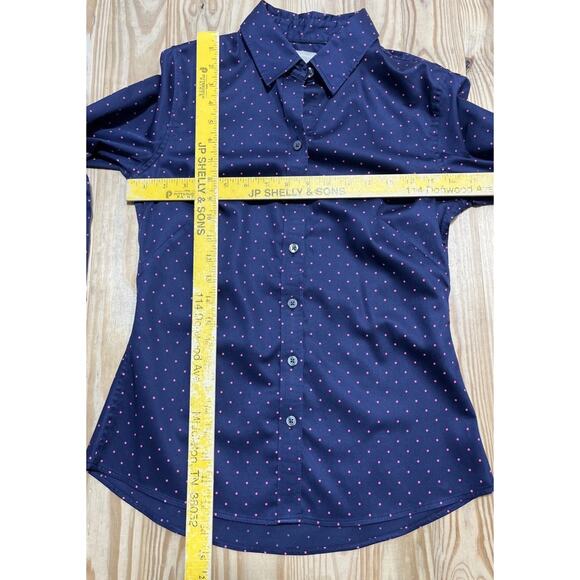 Banana Republic Non Iron Shirt Top Women’s Size 0 Button Up LS Blue W/ Pink Dots - Picture 6 of 6